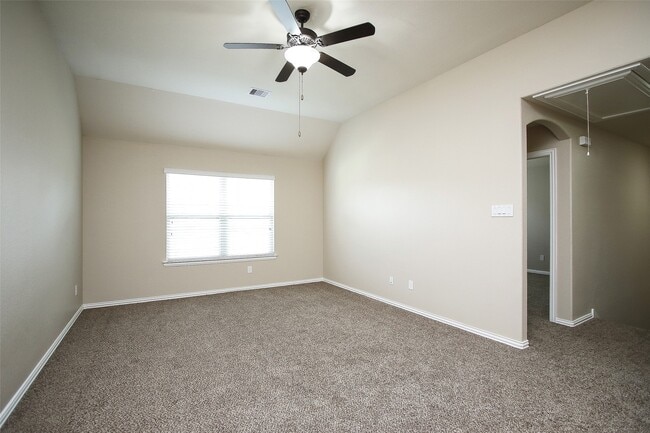 Building Photo - 162 Hearthshire Cir