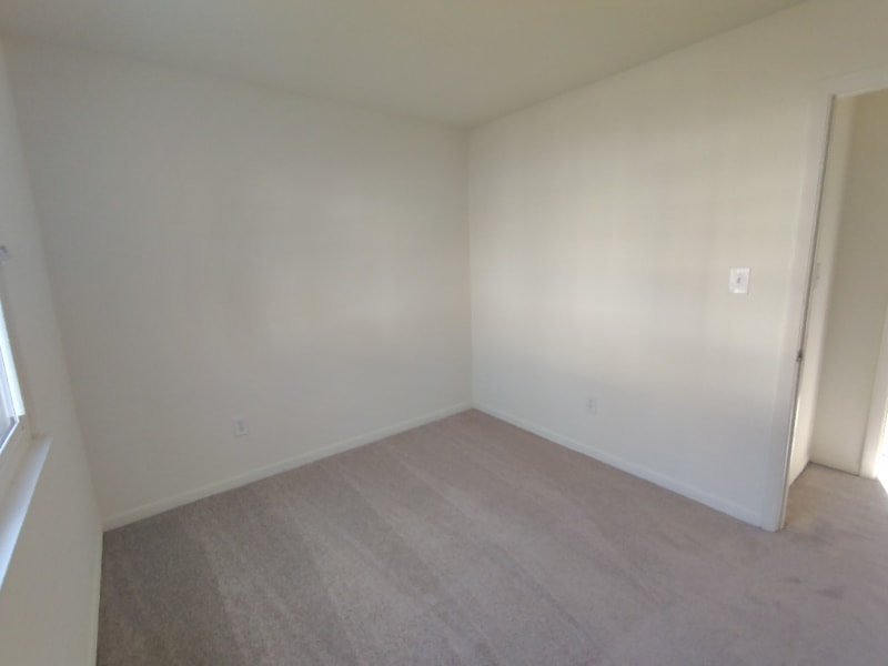 Building Photo - 600 Reusens Rd