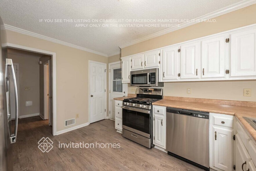 Building Photo - 5024 Logans Run