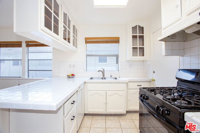 Building Photo - 3616 Kalsman Dr