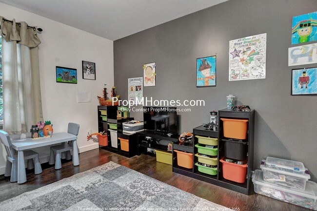 Building Photo - Charming Updated First Addition Cottage!