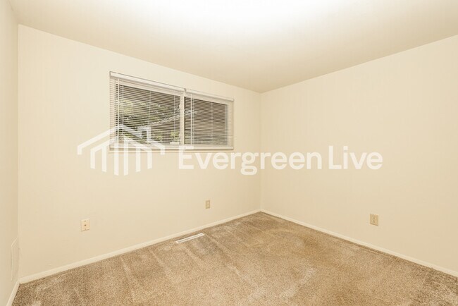 Building Photo - 6428 Celestine St