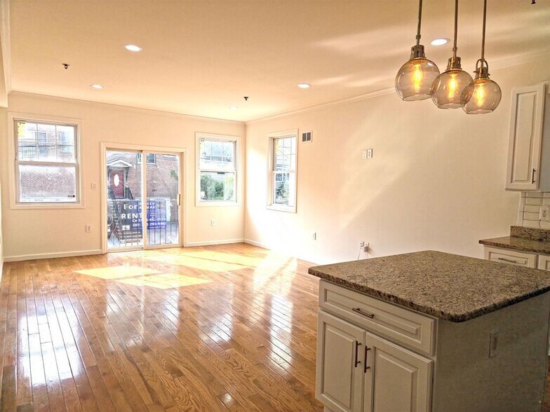 Livingroom - 189 Terrace Ave