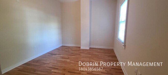 Building Photo - Renovated 5BD: Huge Living Room - Next to ...