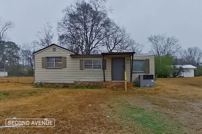 Building Photo - 208 Kentwood Ave