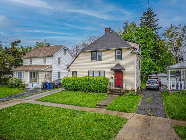 Building Photo - Single Family Home