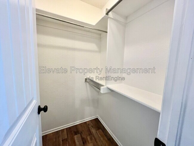 Building Photo - 16405 Otter Dr