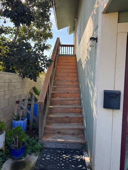 Building Photo - 1342 La Colina Dr