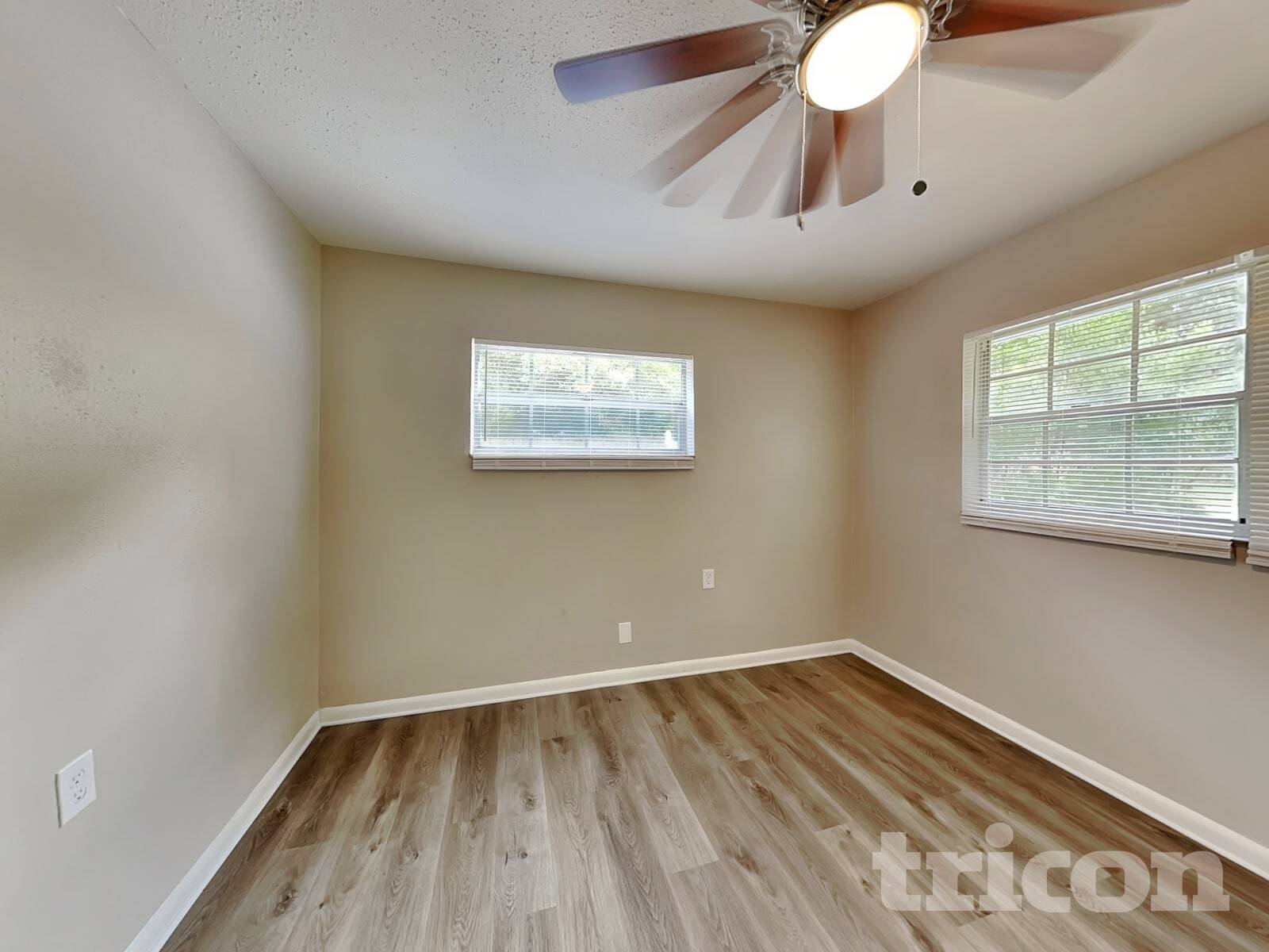 Building Photo - 2932 E 148th Ave