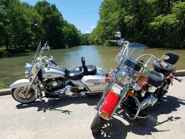 Building Photo - 299 Willow Springs Dr