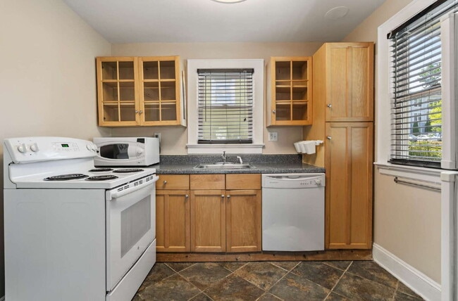 Building Photo - Charming 2-Bed/1 Bath Home Near NC State University