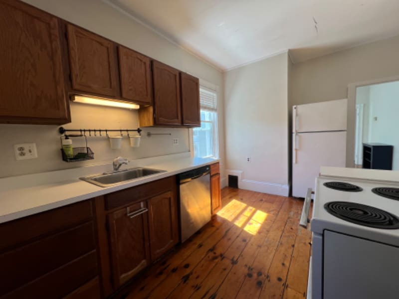 Building Photo - 322 Merrimac St