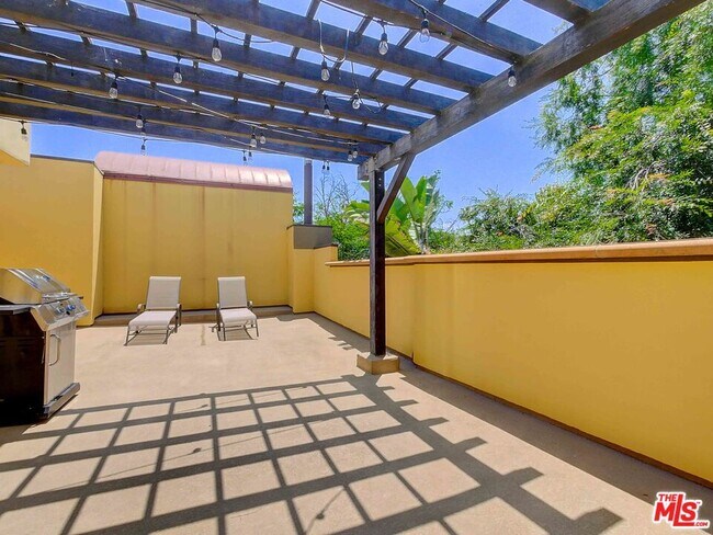 Building Photo - 4128 Whitsett Ave