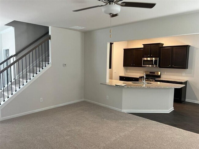 Building Photo - 127 Berry Dr