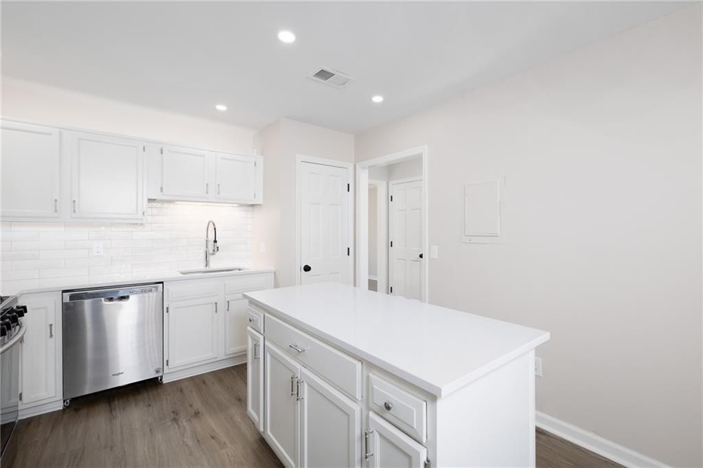 Building Photo - 1854 Cooper Lake Dr SE