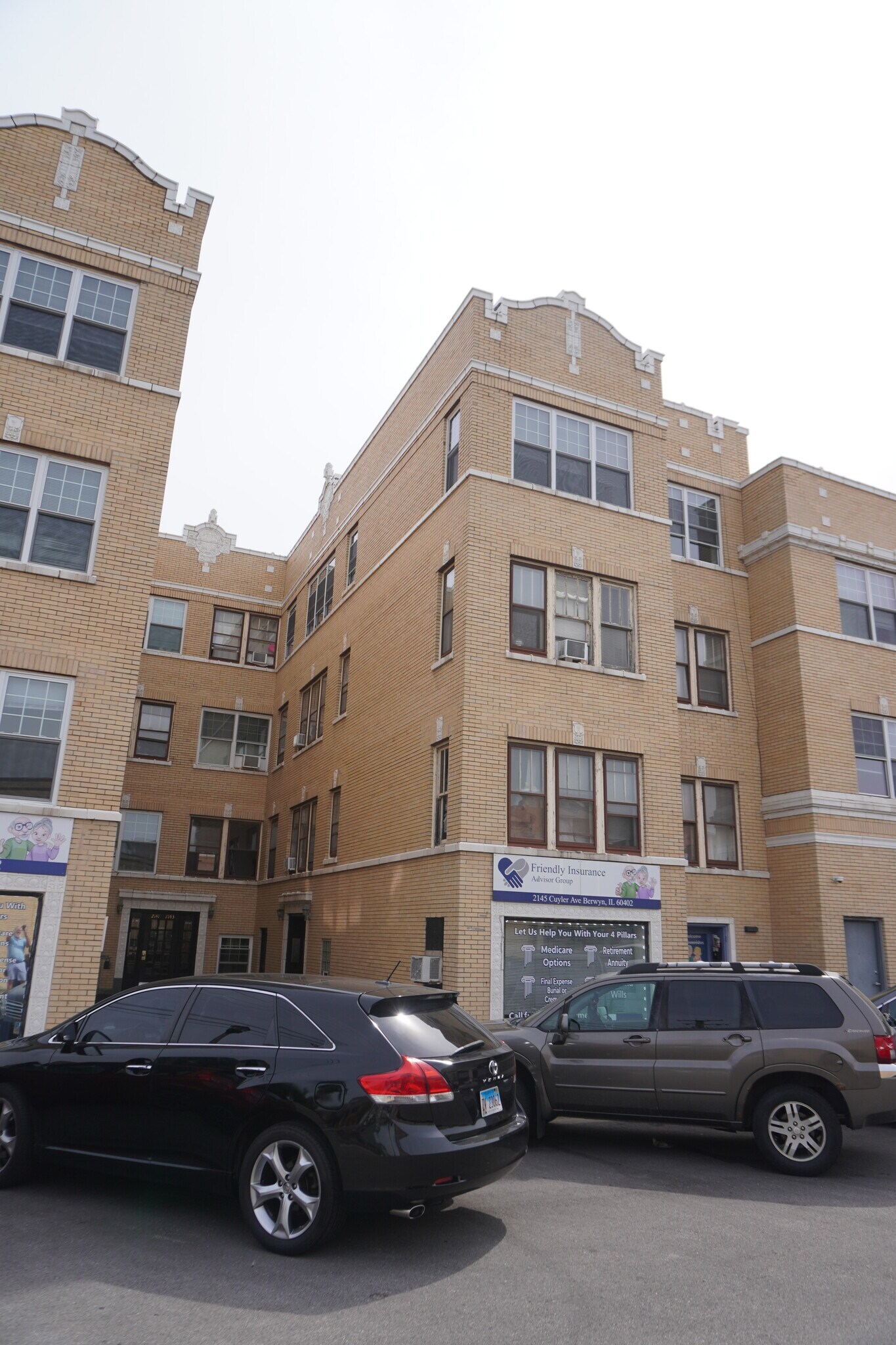 Building Photo - 6318-24 W Cermak Rd