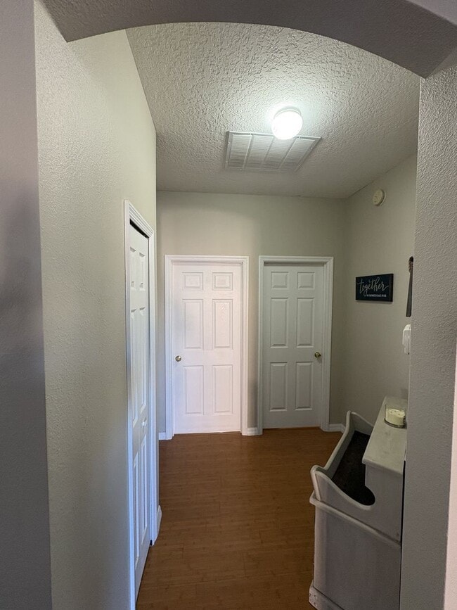 Building Photo - Florida Living Starts Here — Gated, Single-Story, Move-In Ready May 1!