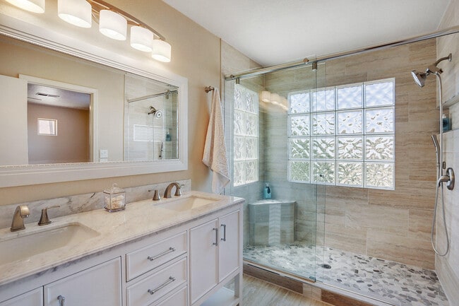 Building Photo - 6215 Goldfield Pl NE