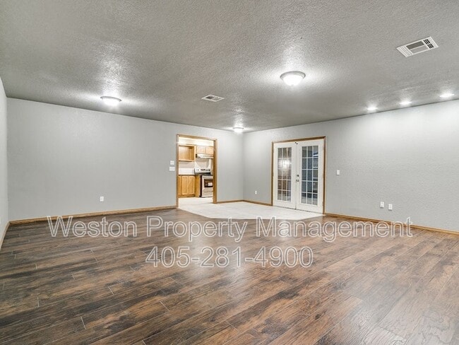 Building Photo - 1304 Regency Blvd