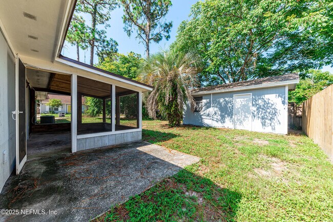Building Photo - 3920 Sans Pareil St