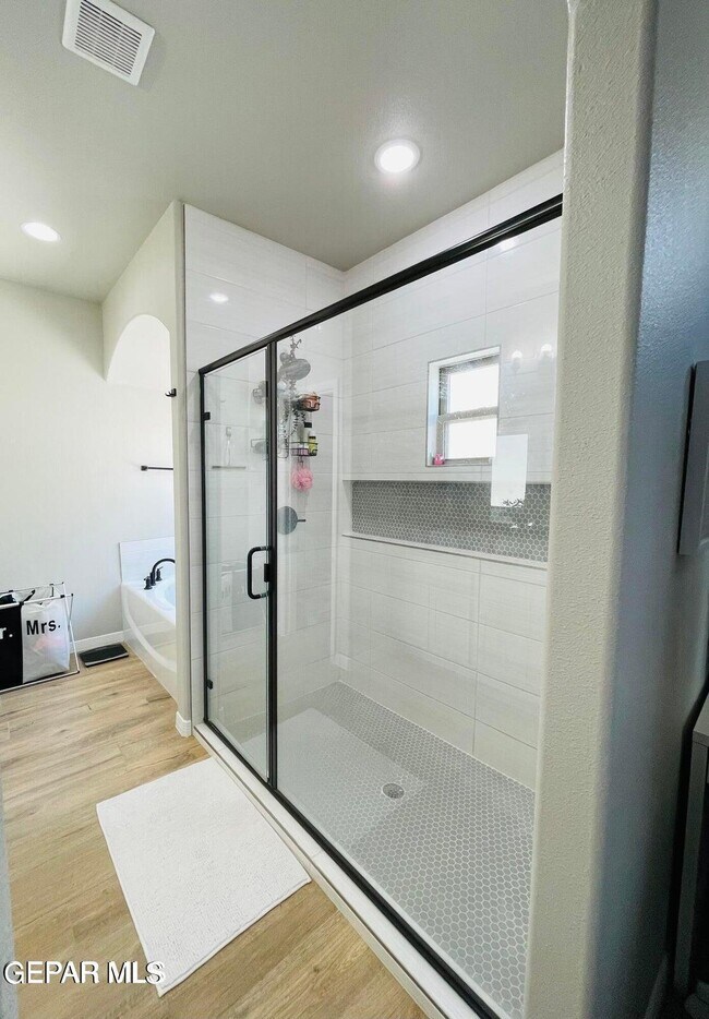 Building Photo - 2220 Tierra Delmonte Dr