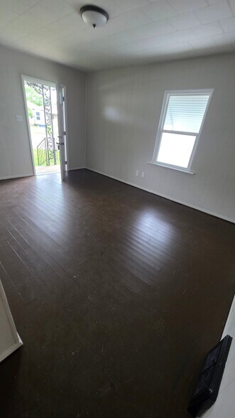 Building Photo - 2516 N Evans Ave