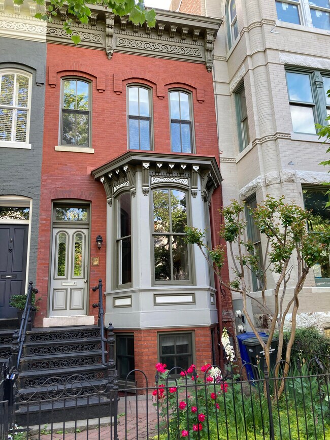 Exterior - 116 4th St NE