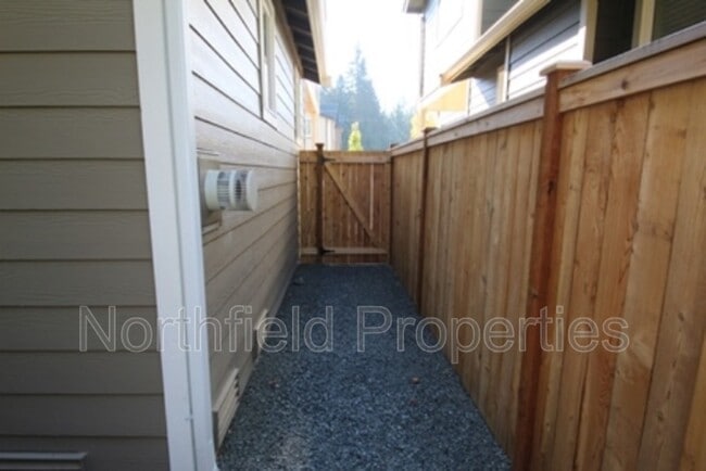 Building Photo - 4857 100th St NE