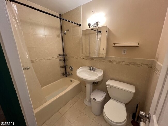 Building Photo - 100 Manhattan Ave