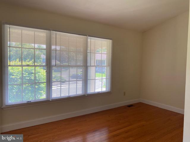 Building Photo - 8 Poplar Ct