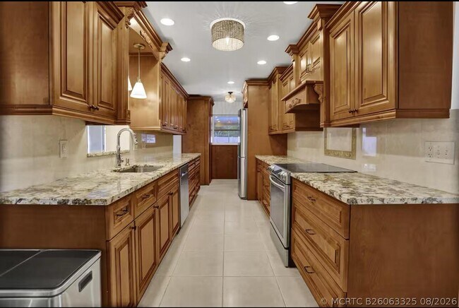 Building Photo - 630 Curlew Rd