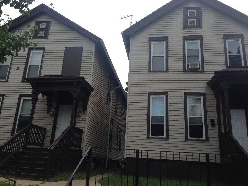 Building Photo - 918 S 12th St