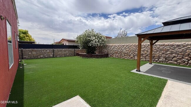 Building Photo - 3537 Tierra Vergel Dr