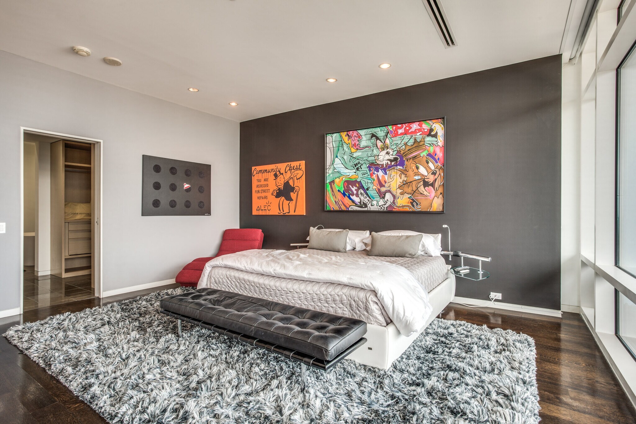 Building Photo - 2430 Victory Park Ln