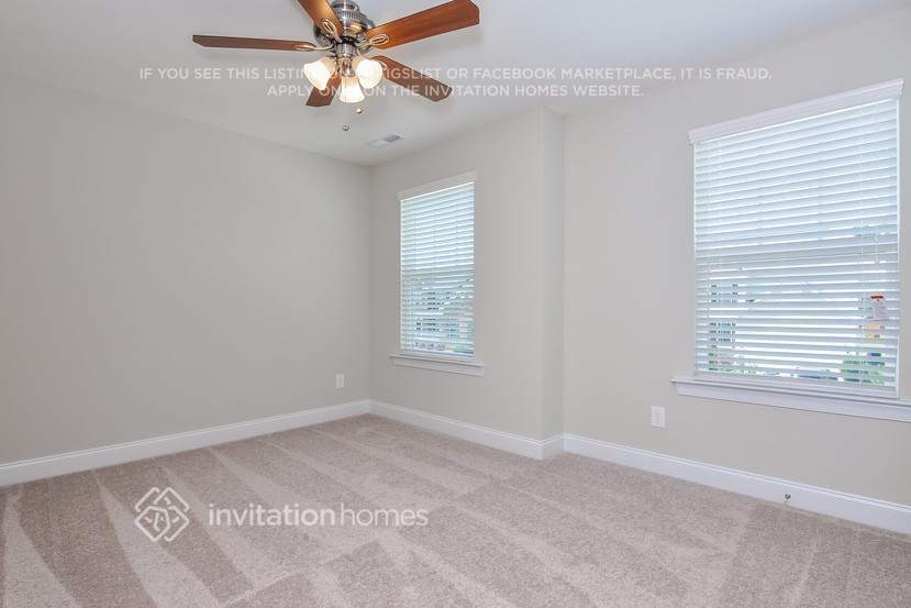 Building Photo - 907 Middle Ground Ave