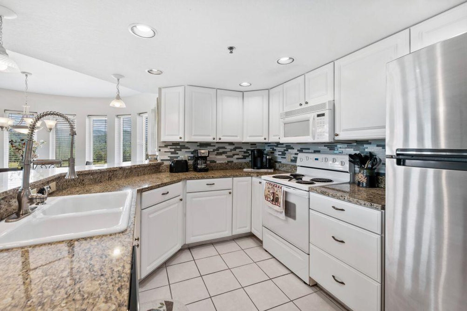 Building Photo - 503 Dollywood Ln
