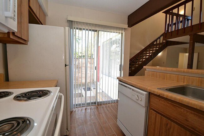 Building Photo - 13026 Wirevine Ln