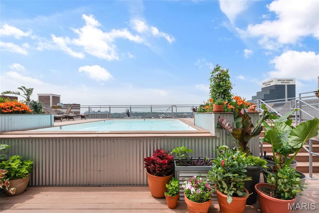 Building Photo - 2323 Locust St