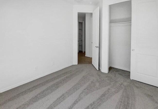 Building Photo - 6418 W Mark Ln