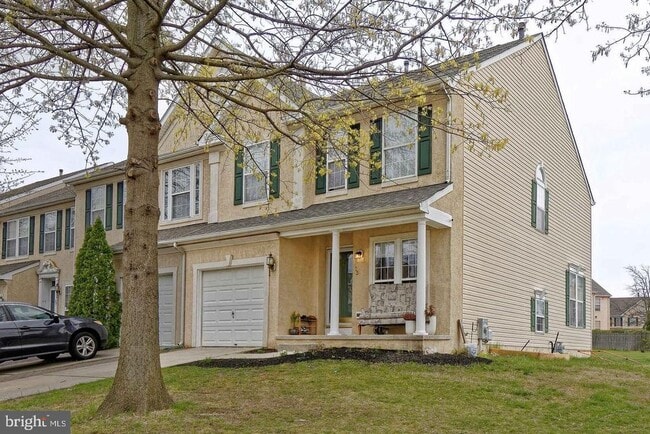 Building Photo - 13 Bridle Ct