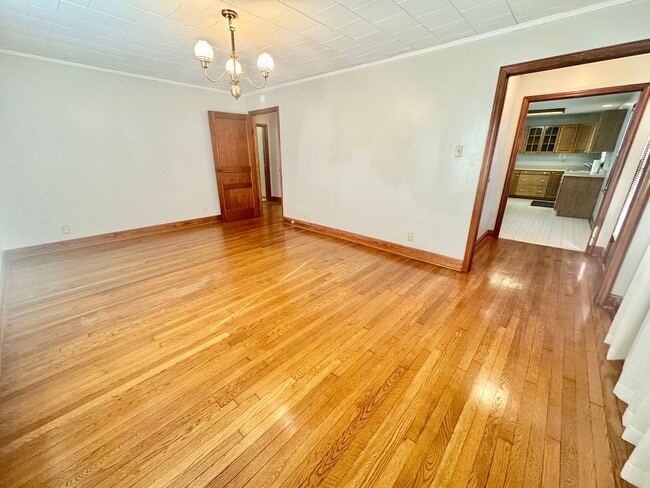 Building Photo - Farm House! Great Location....25 minutes from Huntsville!