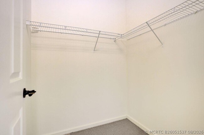 Building Photo - 606 W Circle Dr