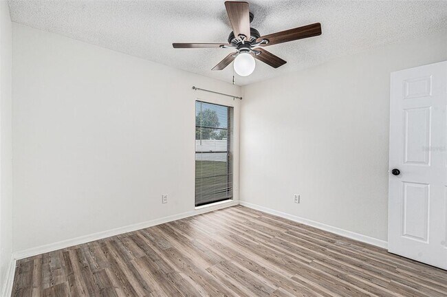 Building Photo - 10701 Crowngate Ln