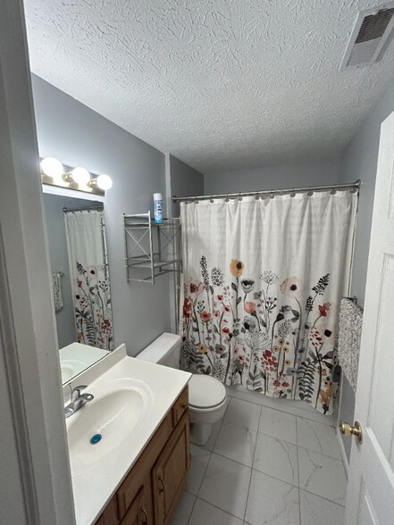 Building Photo - 6680 Wareham Ct