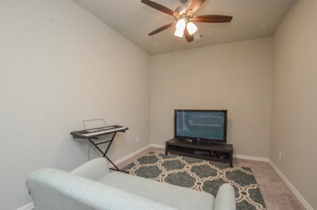 Building Photo - 3711 Lake Falls Dr