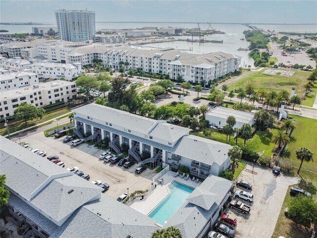 Building Photo - 4907 W McElroy Ave