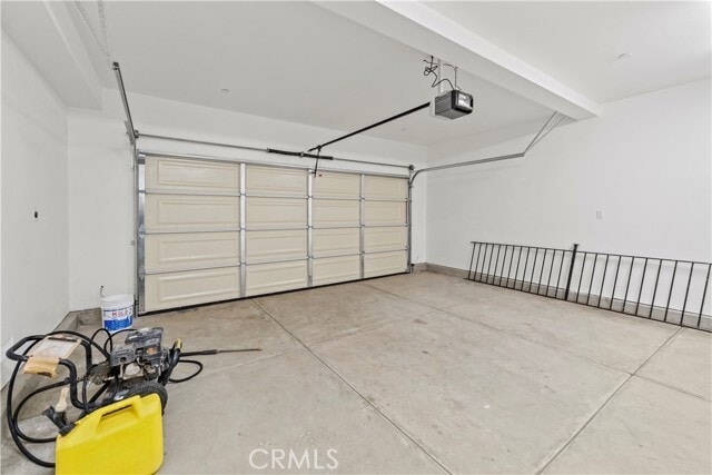 Building Photo - 437 E Patterson Way