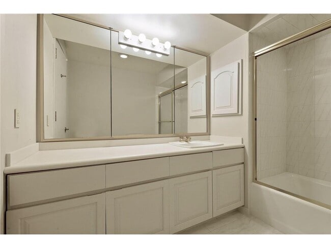 Building Photo - 1830 Eagle Ridge Dr