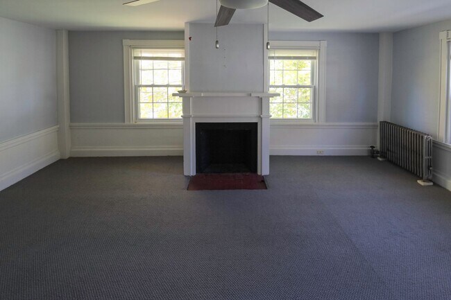 Building Photo - Beautiful 3-Bedroom Colonial on 1.3 Acres ...