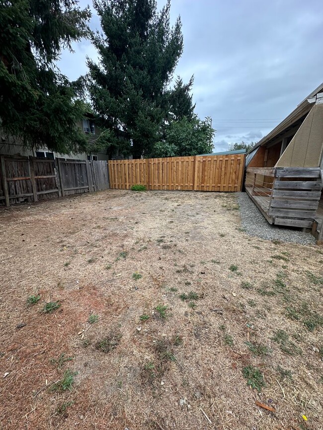Building Photo - Rockingham Duplex- Northeast Salem